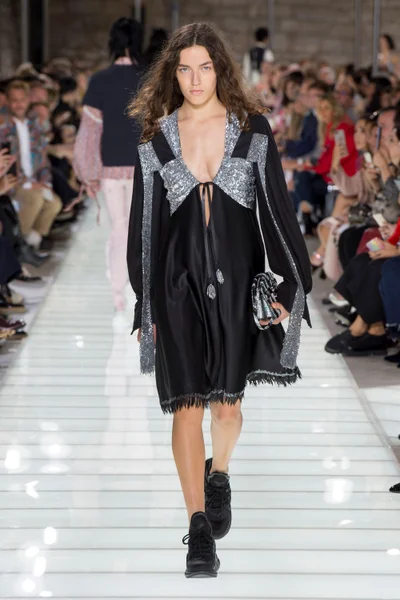 Look 39